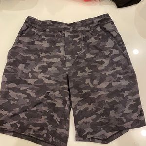 Lululemon Pace breaker 9” shirts lined